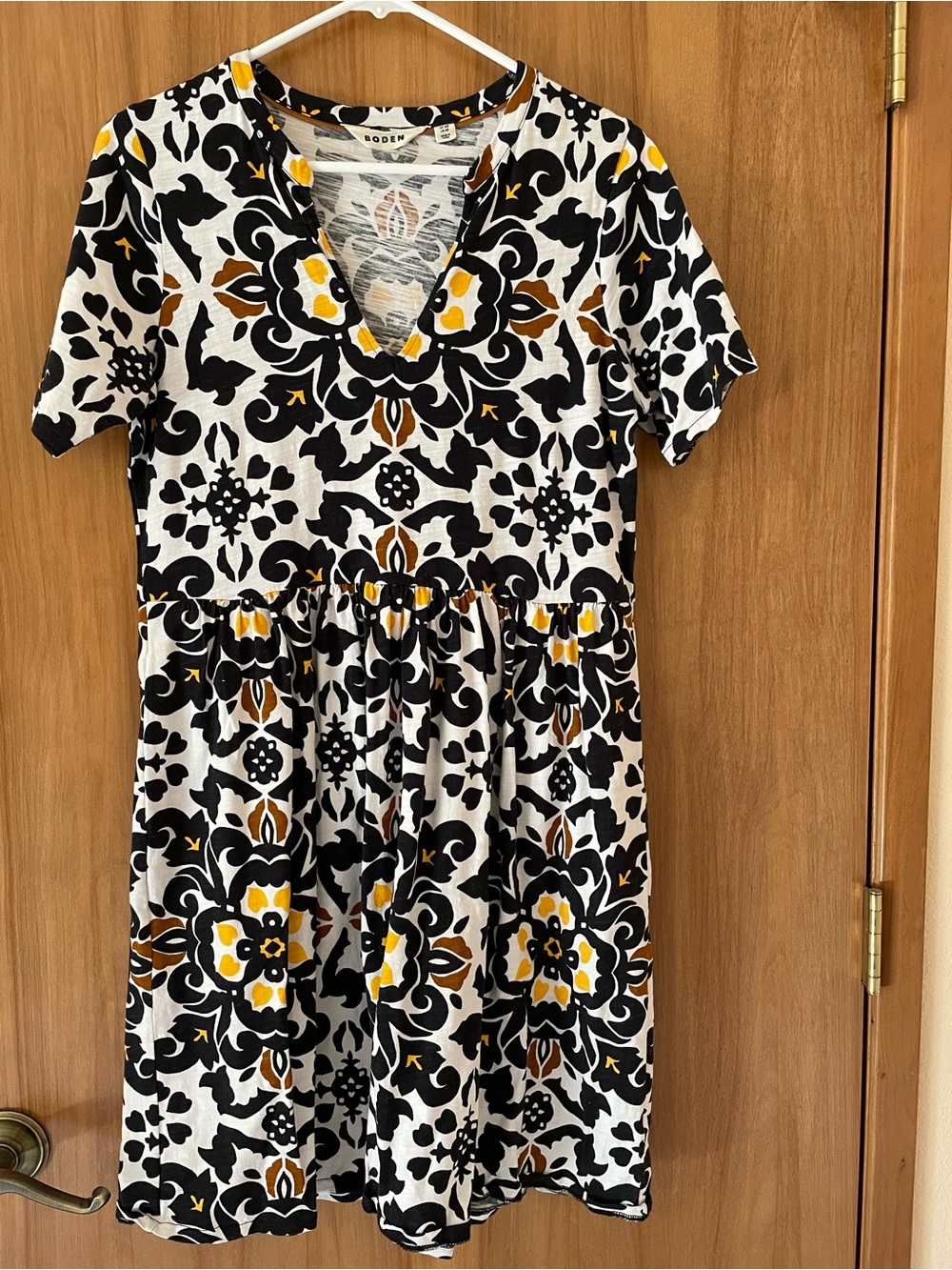 Boden Black, White & Yellow Floral dress 8